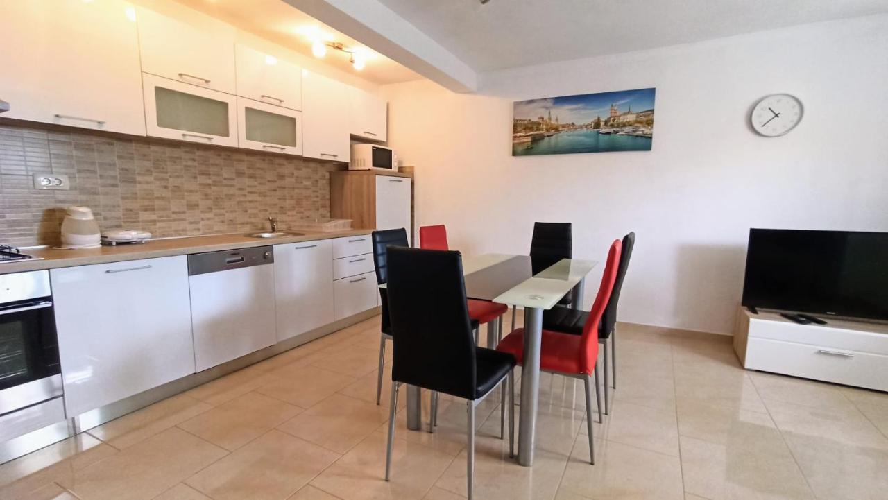Holiday Apartments Maslina Paho Babino Polje Luaran gambar