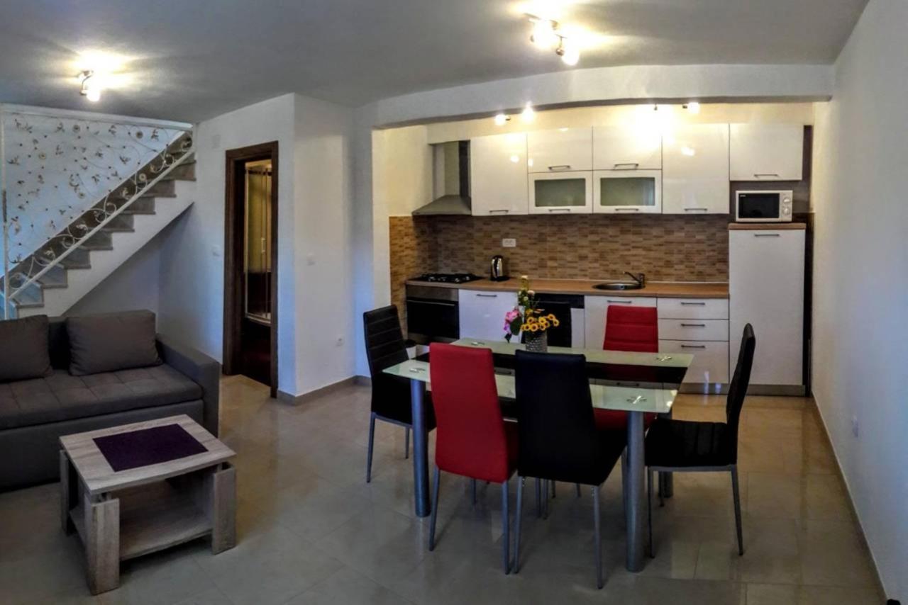 Holiday Apartments Maslina Paho Babino Polje Luaran gambar